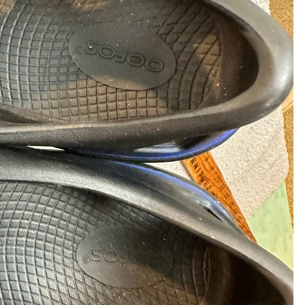 OOFOS Recovery Shoes Mens 11 OOcloog Black Blue Ombre Slip On Casual Comfort EUC